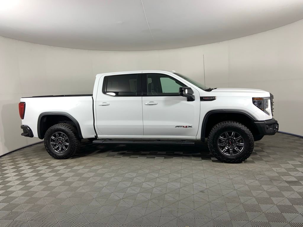 Used 2025 GMC Sierra 1500 AT4X image 2