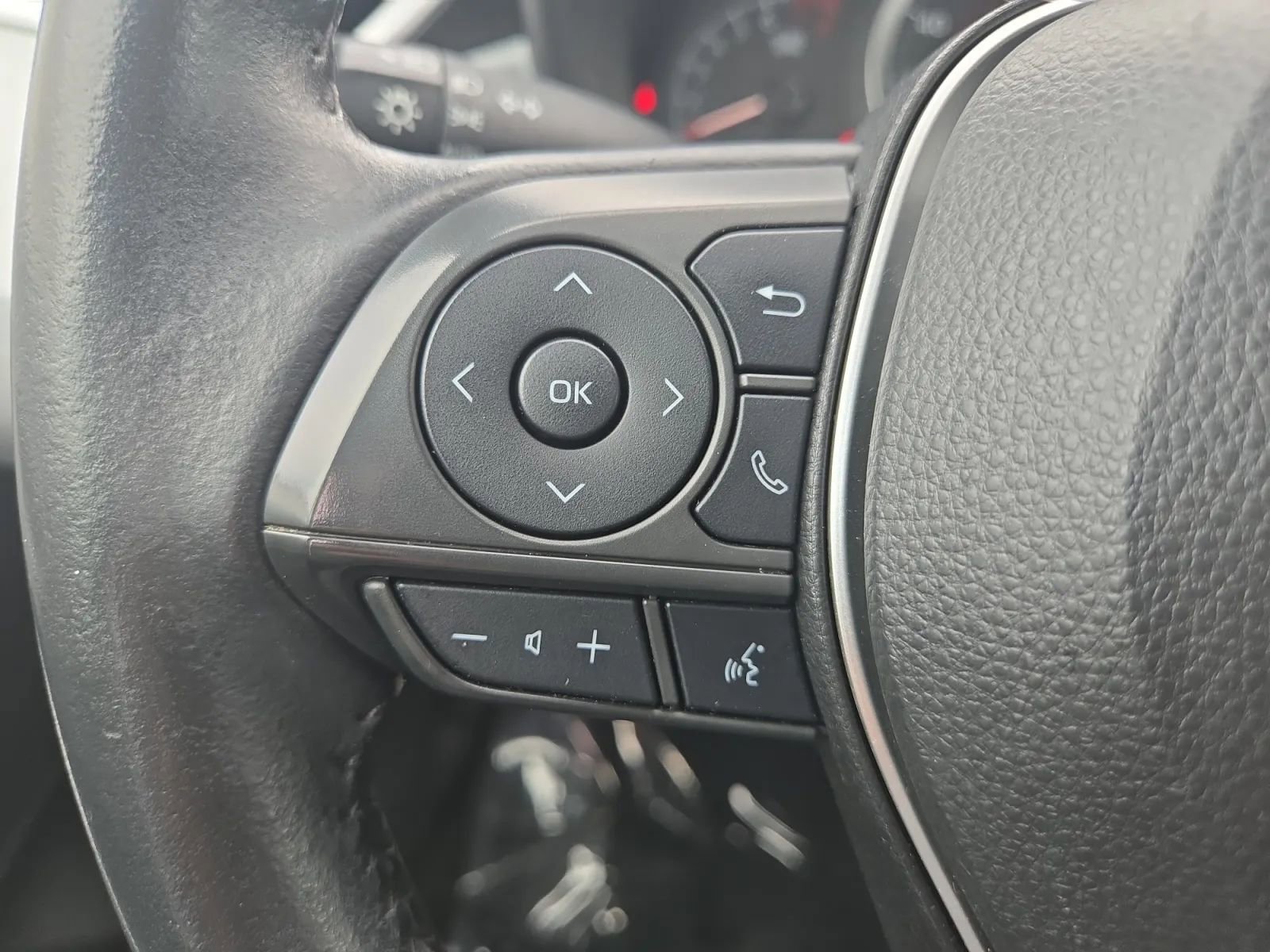 Used 2022 Toyota Corolla SE FWD image 23
