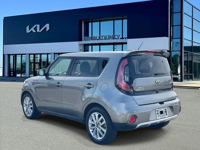 Used 2017 Kia Soul + image 4
