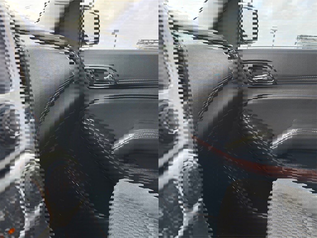 Used 2018 GMC Yukon SLE w/ SLE Value Package image 20