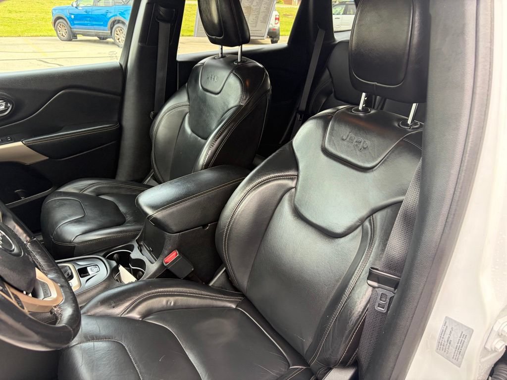 Used 2018 Jeep Cherokee Limited AWD/4WD image 3