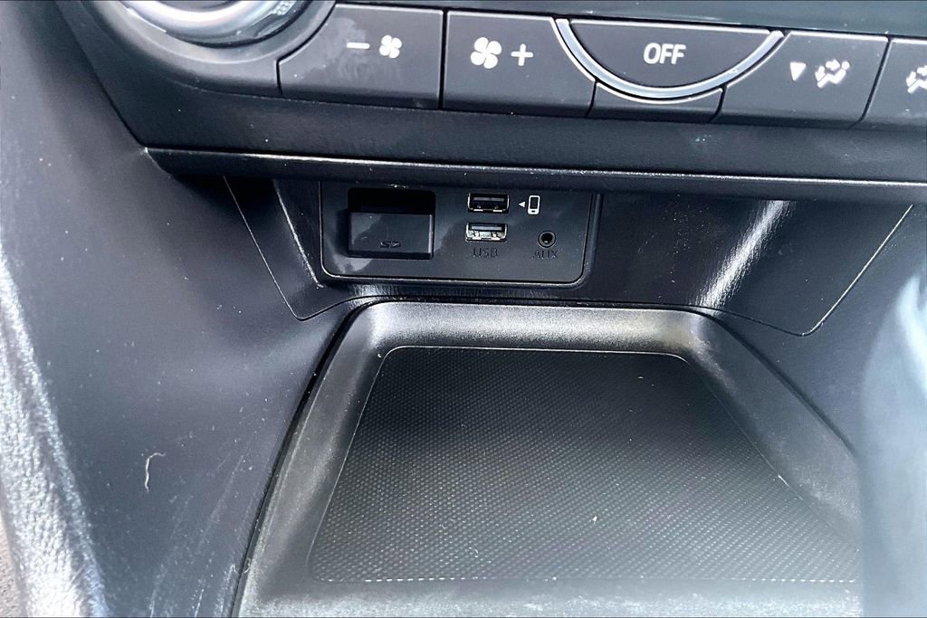 Used 2018 MAZDA MAZDA3 Grand Touring w/ Premium Equipment Package image 32