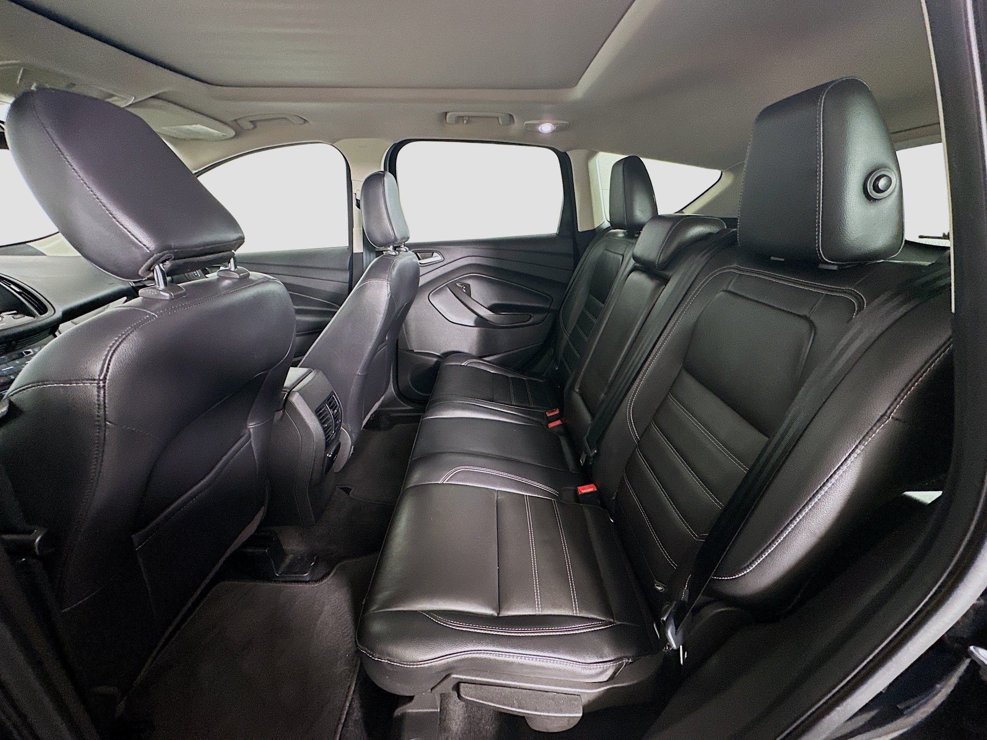 Used 2018 Ford Escape Titanium w/ Ford Safe & Smart Package AWD/4WD image 29