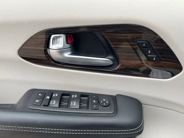 Certified 2023 Chrysler Pacifica Limited image 9