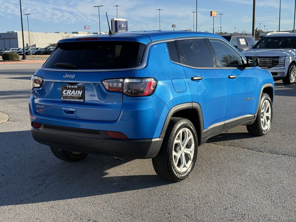 Used 2024 Jeep Compass Sport image 6