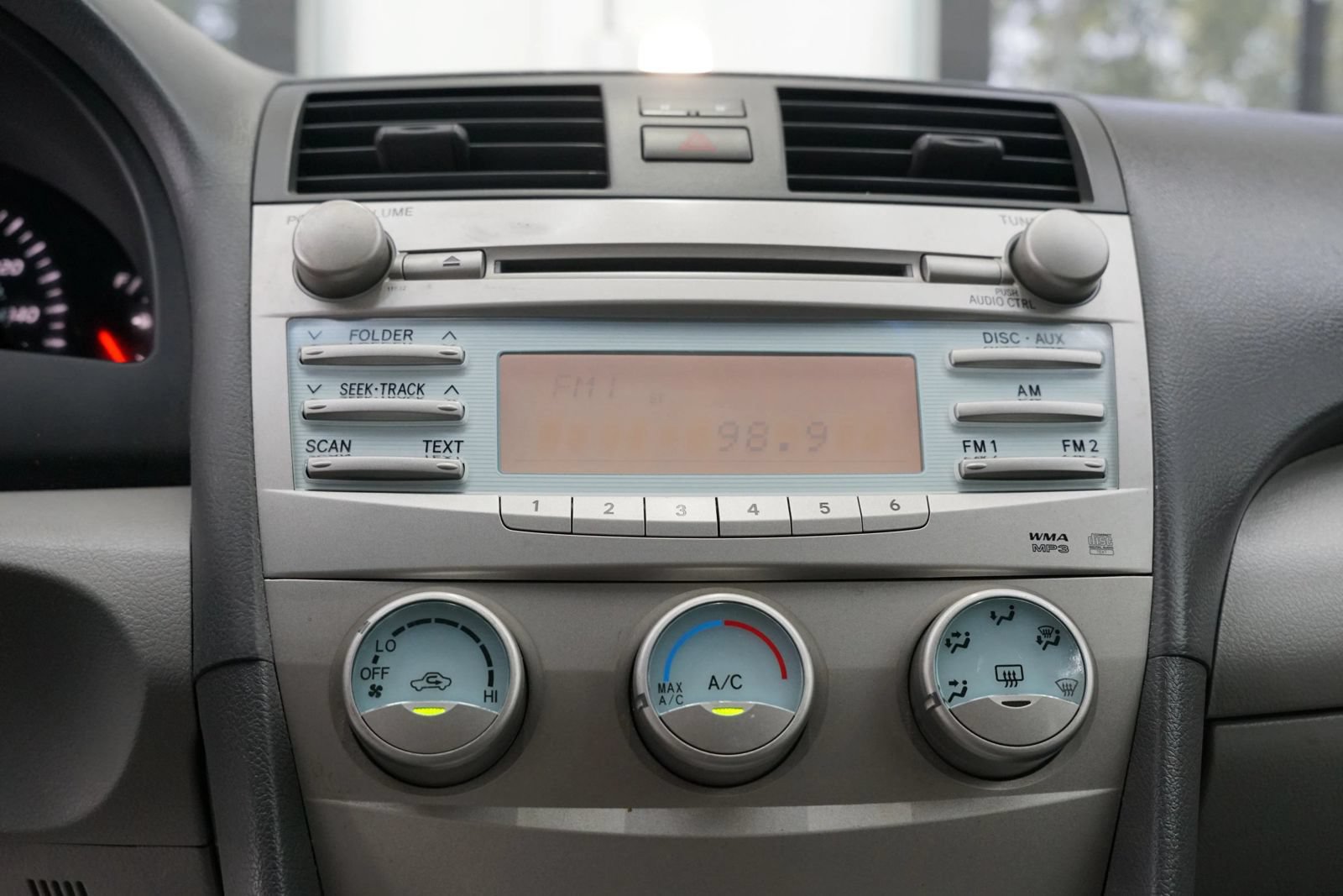 Used 2009 Toyota Camry LE FWD image 22