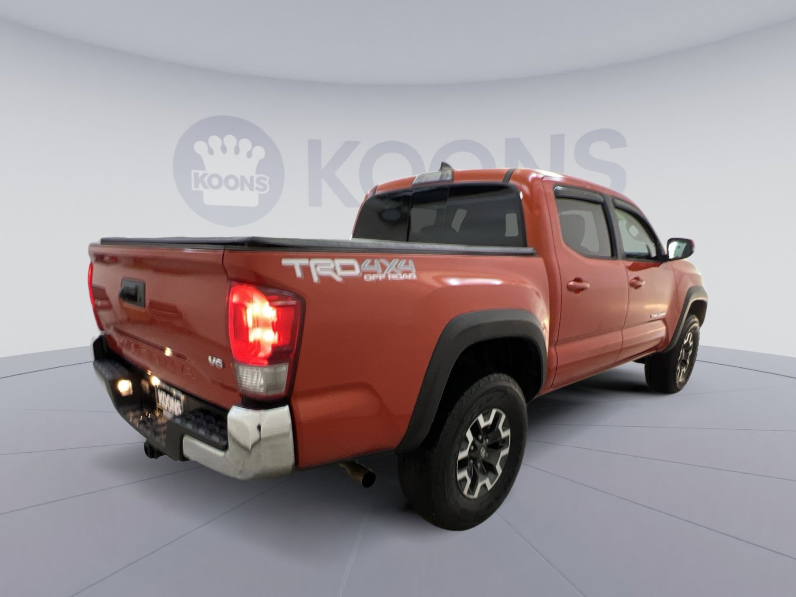 Used 2017 Toyota Tacoma TRD Off-Road w/ Tow Package (A/T) AWD/4WD image 8