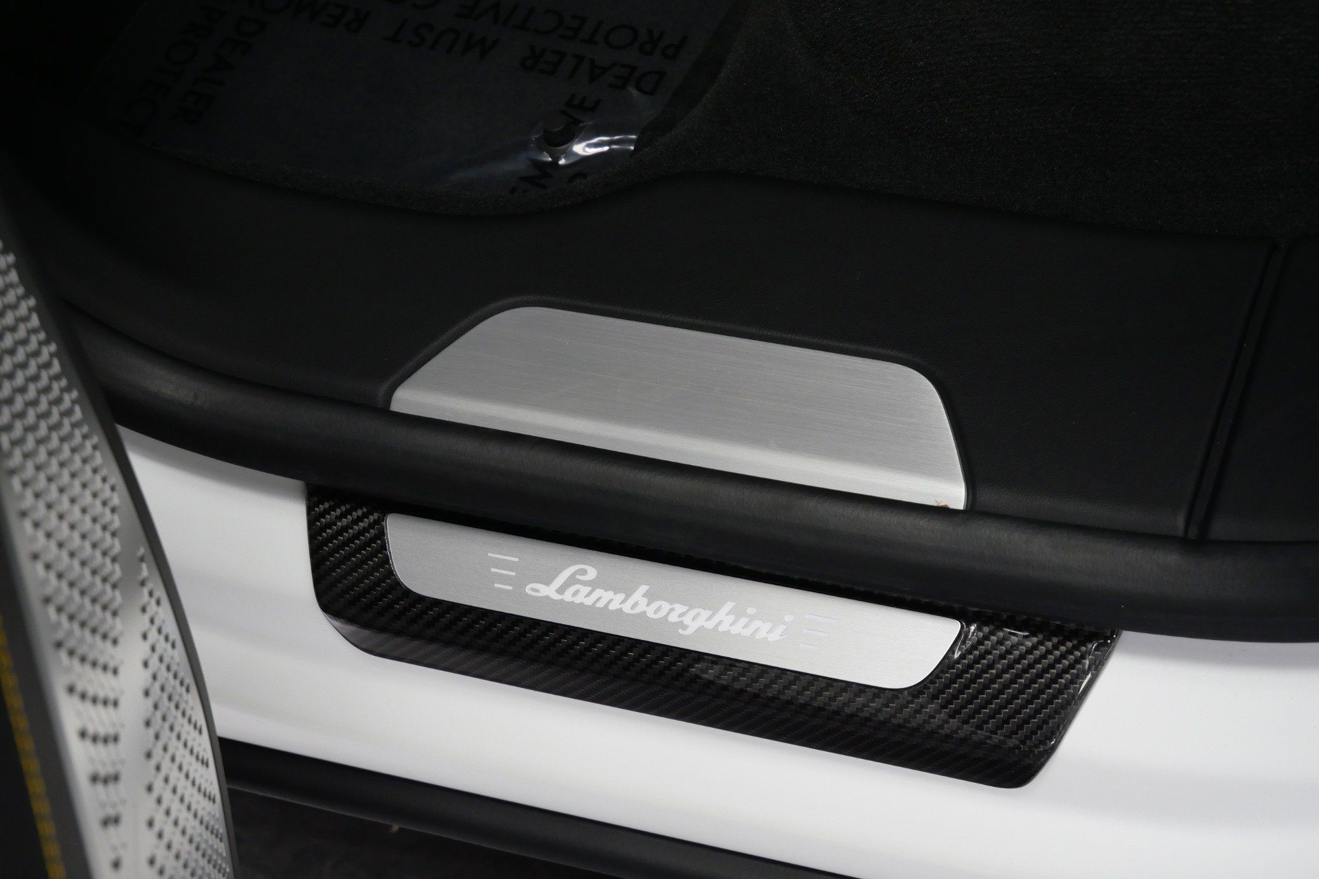 Used 2021 Lamborghini Urus AWD/4WD image 33