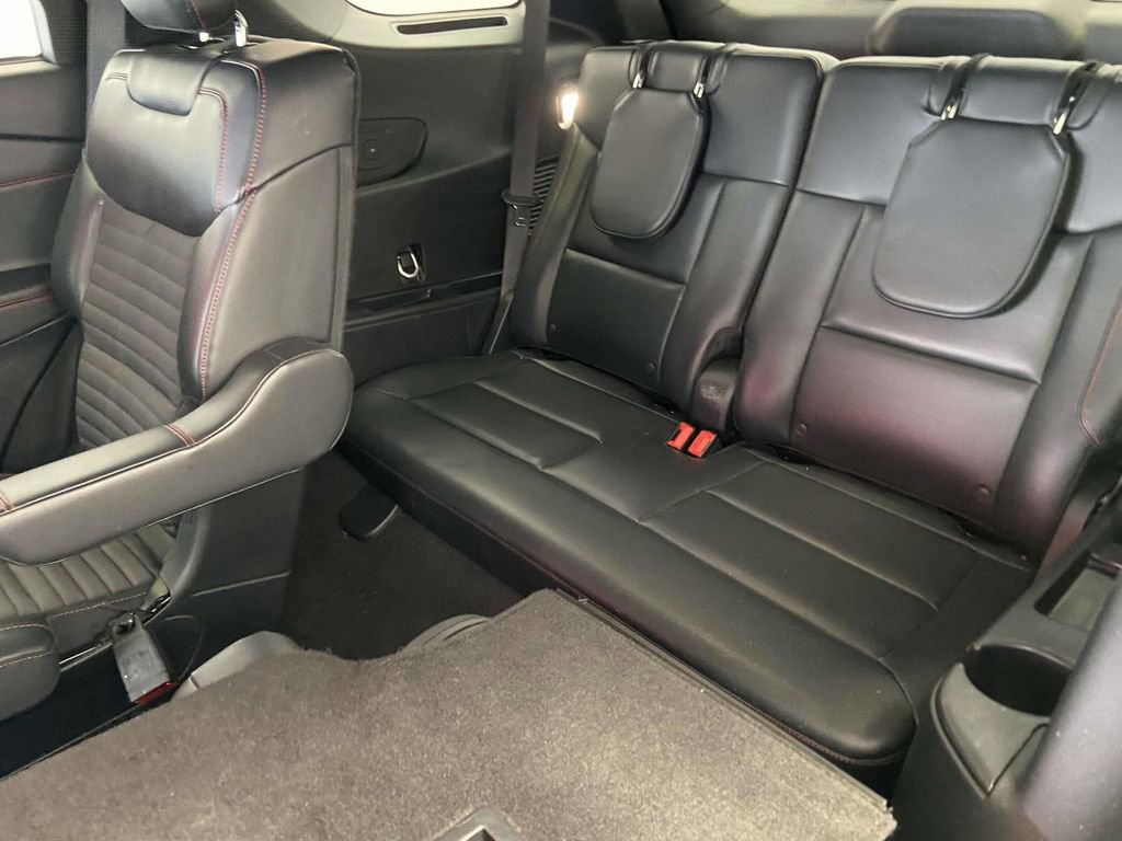 Used 2025 Ford Explorer ST-Line image 16