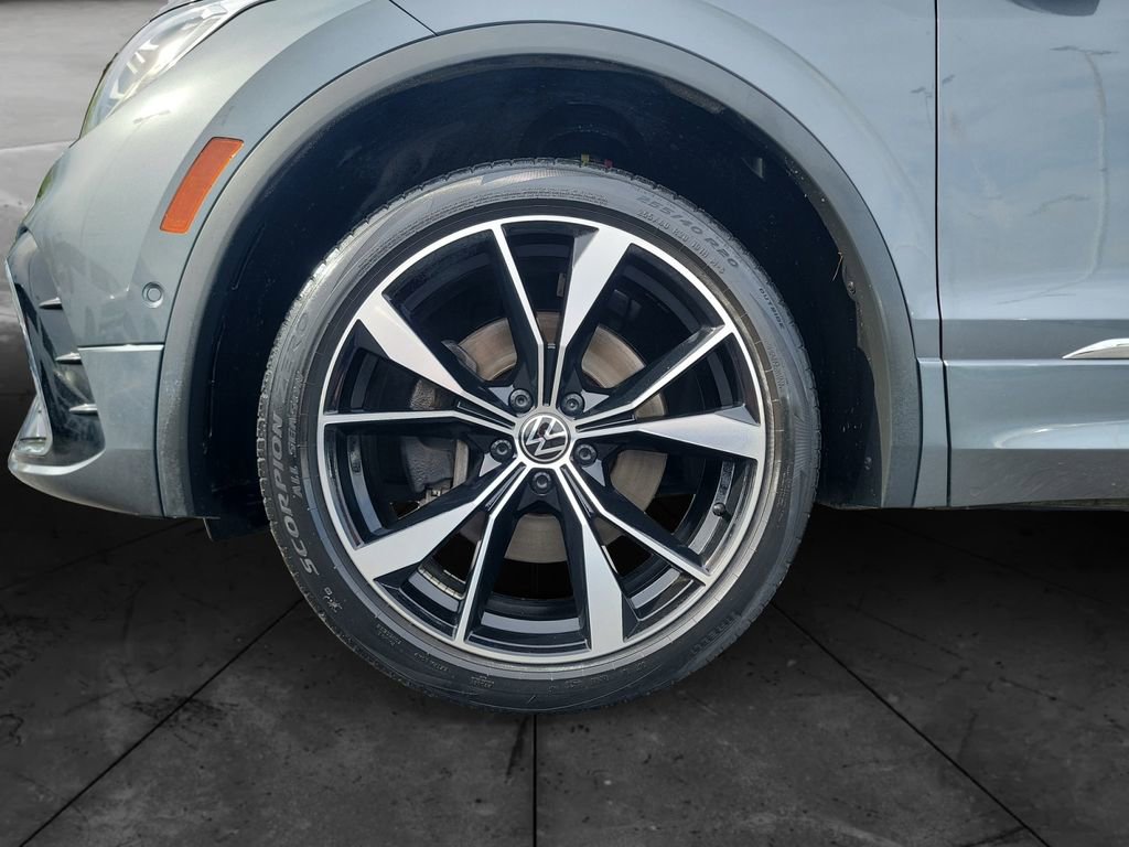 Used 2022 Volkswagen Tiguan SEL R-Line image 14