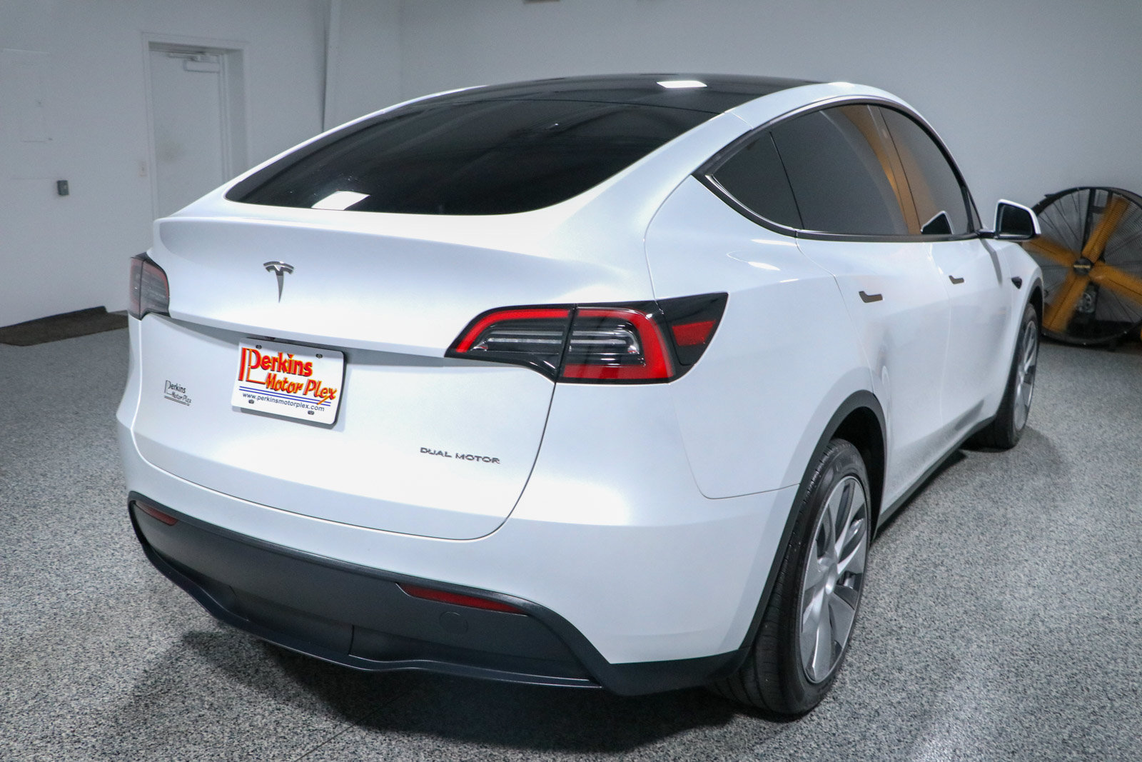 Used 2023 Tesla Model Y Long Range AWD/4WD image 7