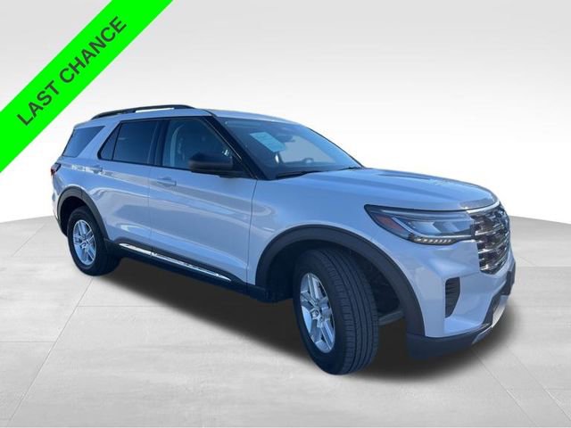 Used 2025 Ford Explorer Active image 8