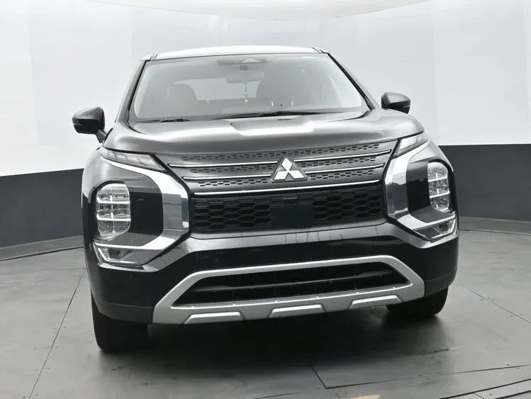 Used 2024 Mitsubishi Outlander Ralliart AWD/4WD image 3
