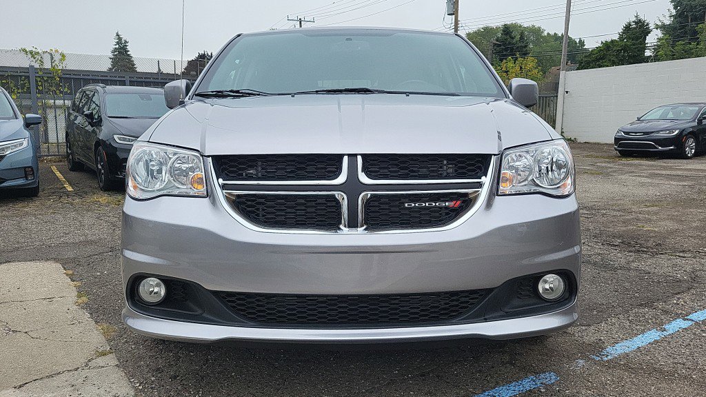 Used 2018 Dodge Grand Caravan SXT image 4