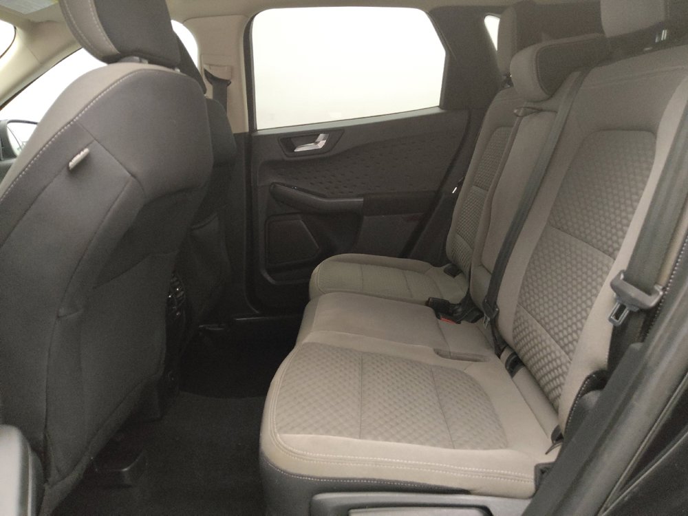 Used 2020 Ford Escape SE image 18