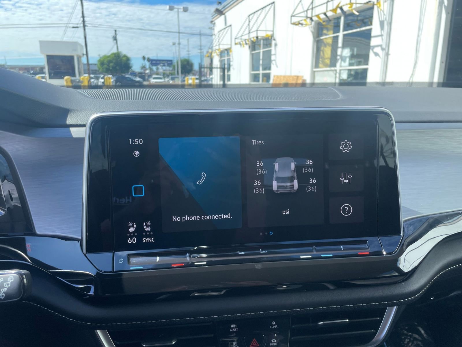 Used 2025 Volkswagen Atlas Cross Sport SE image 21