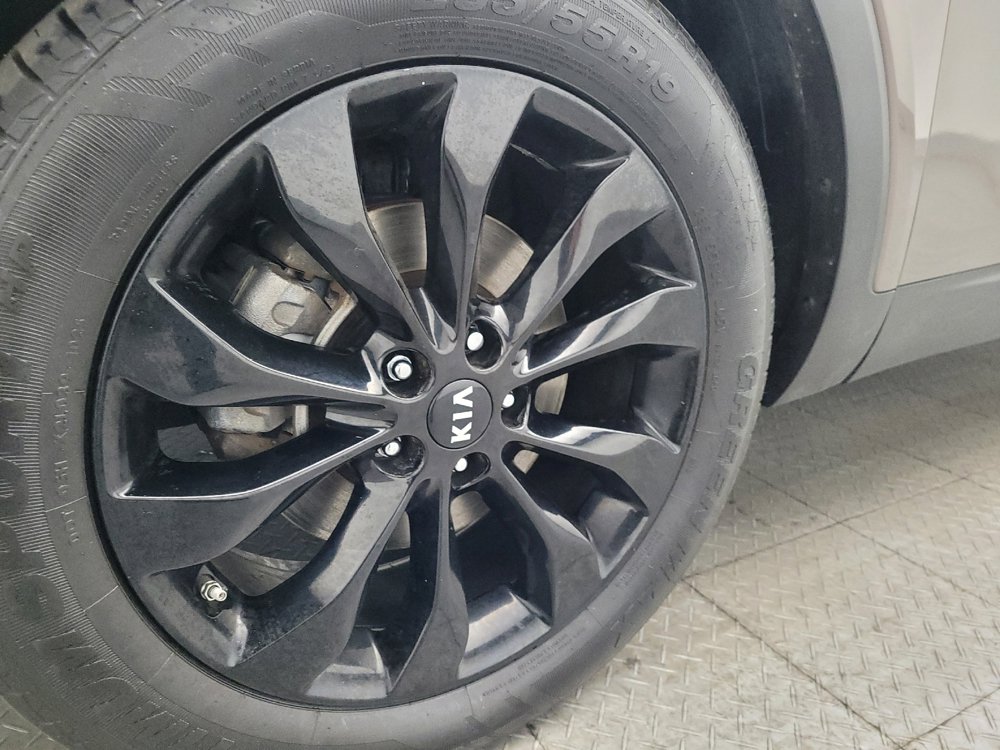 Used 2019 Kia Sorento S image 31