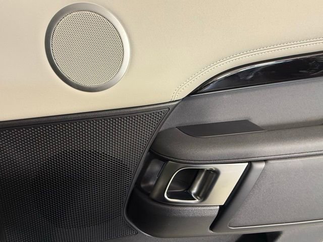 Certified 2025 Land Rover Discovery S image 29