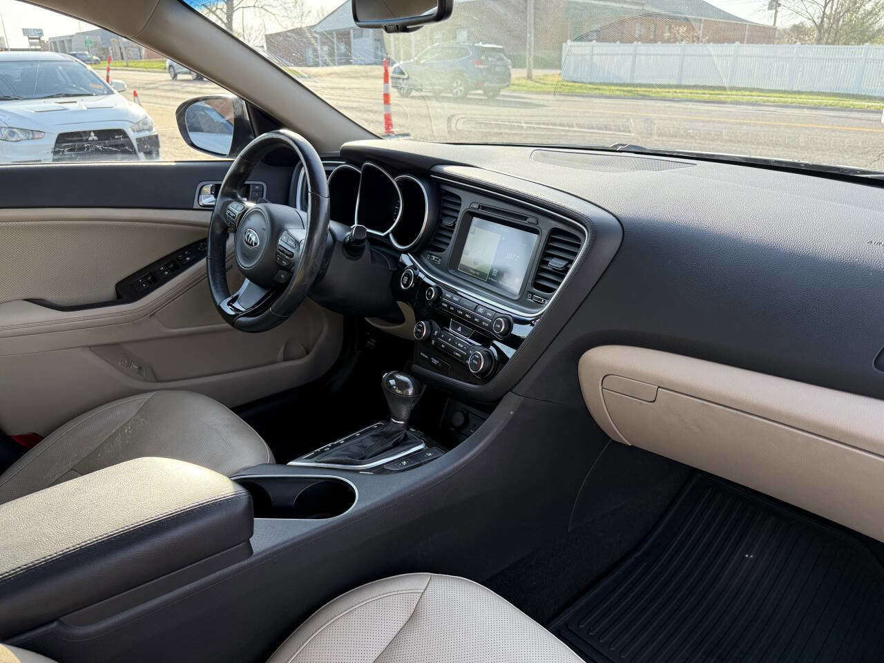 Used 2015 Kia Optima EX w/ EX Premium Package image 10