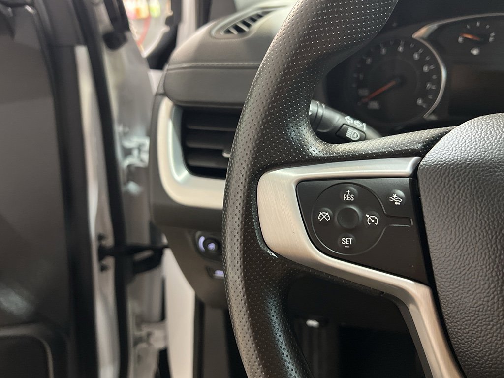 Used 2024 GMC Terrain SLE w/ Driver Convenience Package image 28