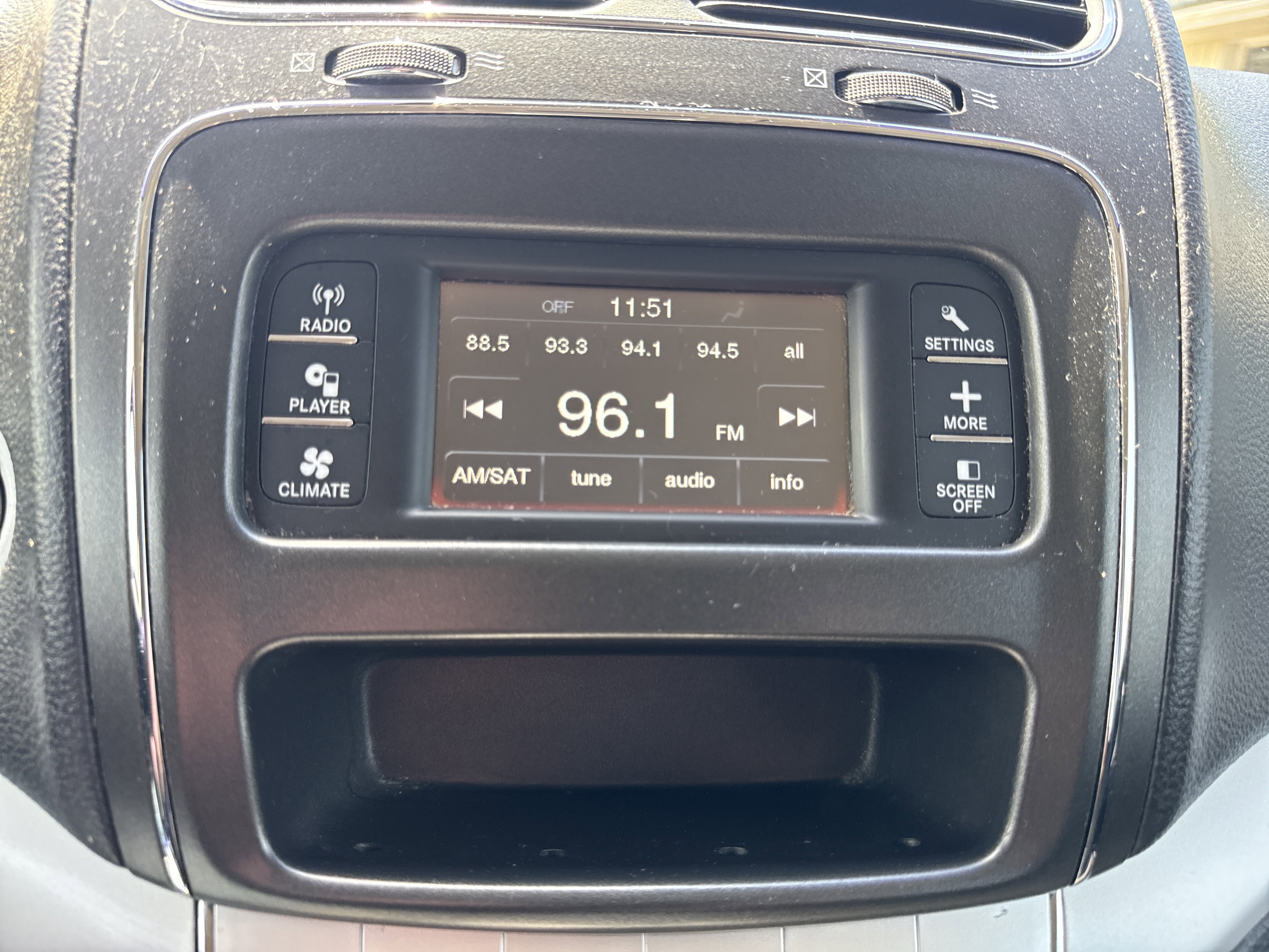 Used 2017 Dodge Journey SXT w/ Comfort/Convenience Group AWD/4WD image 17