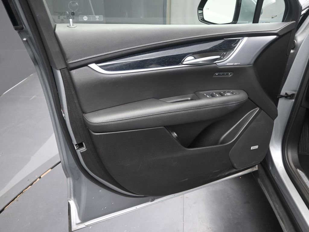 Certified 2025 Cadillac XT5 Premium Luxury image 11