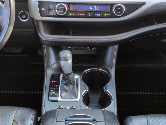 Used 2018 Toyota Highlander Limited FWD image 18
