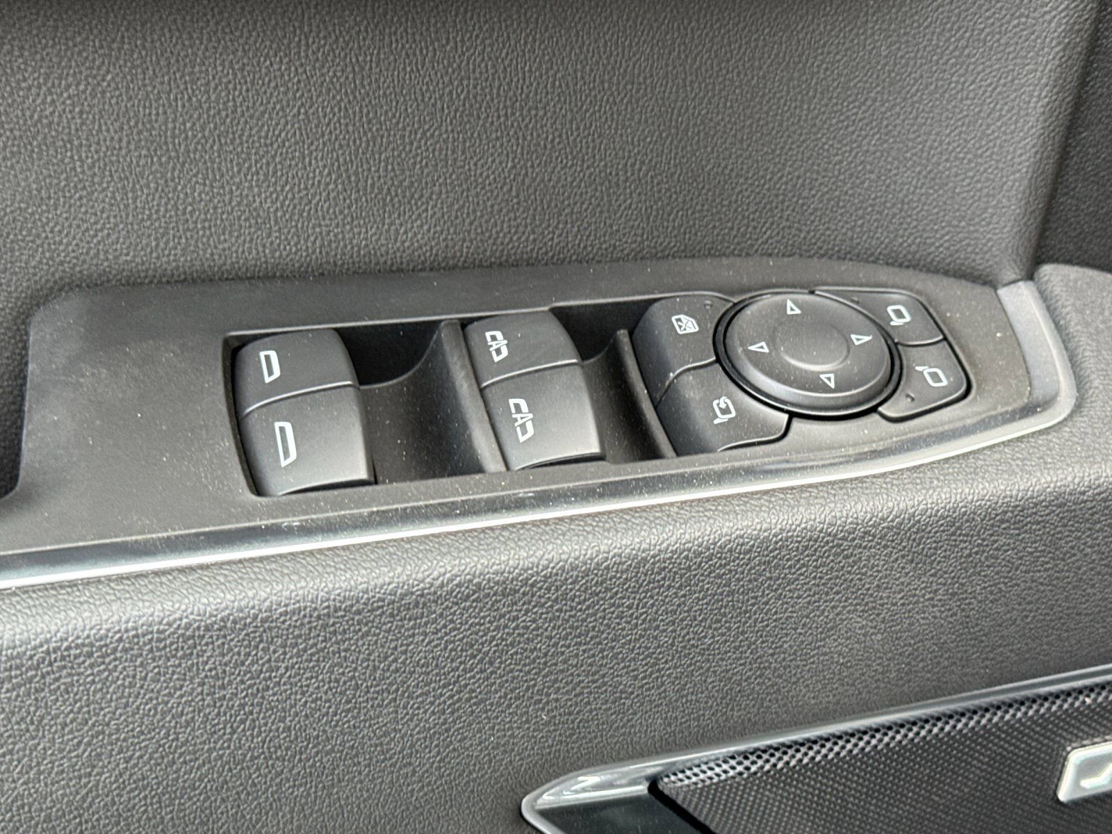 New 2026 Chevrolet Silverado 1500 LTZ w/ Technology Package image 11