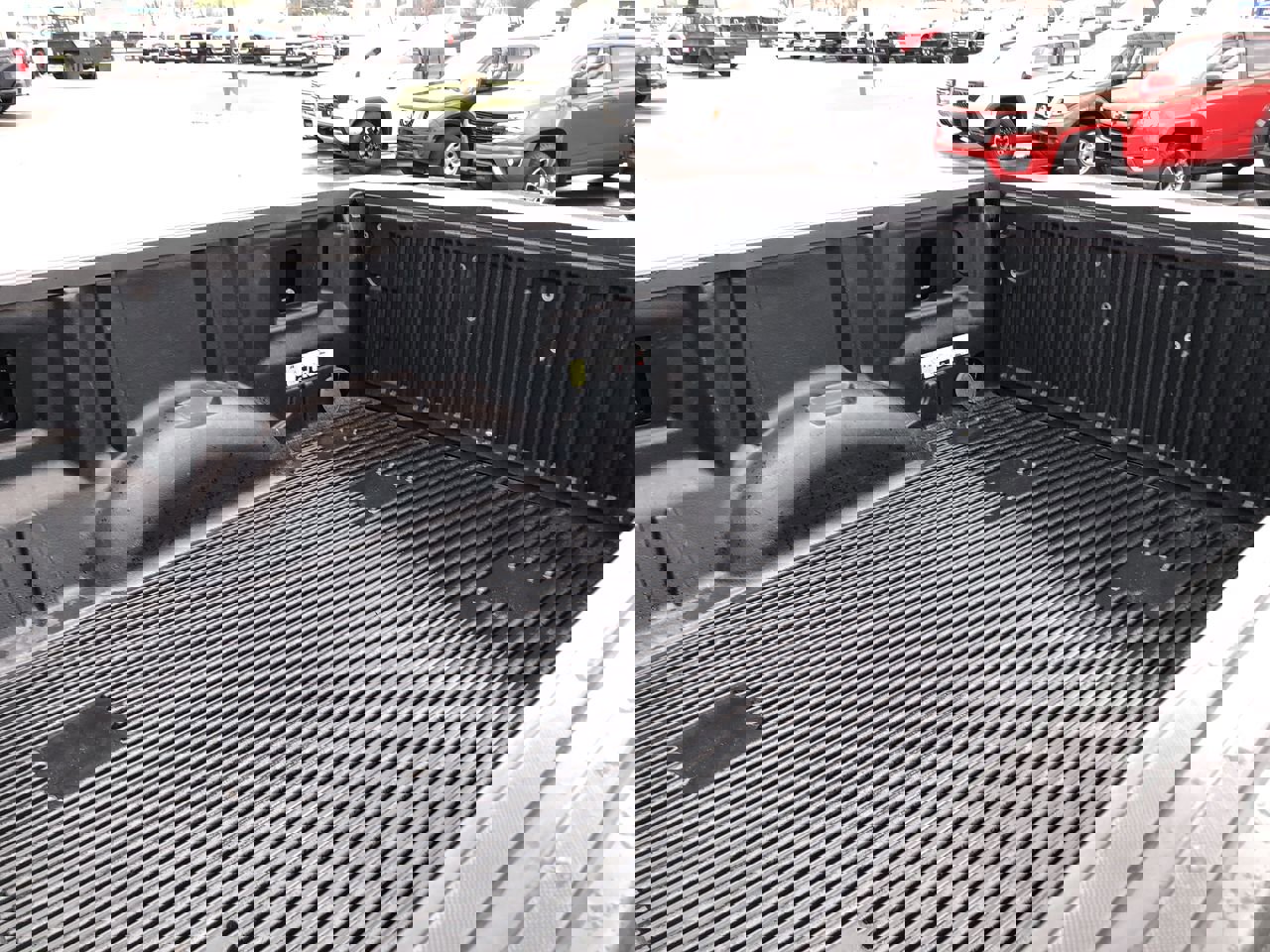 Used 2023 Ford F150 XLT w/ Trailer Tow Package image 9