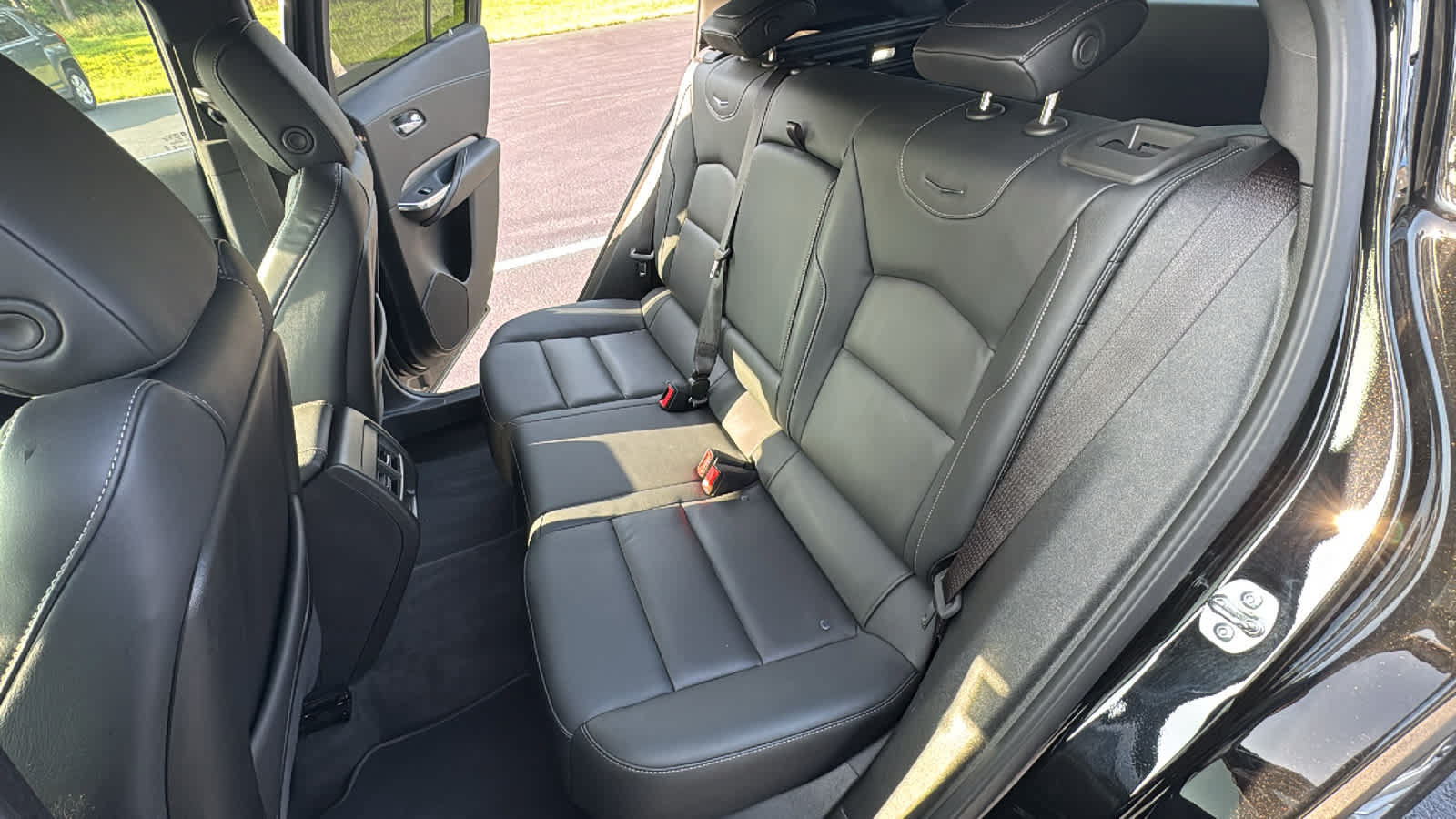 Certified 2025 Cadillac XT4 Premium Luxury AWD/4WD image 27