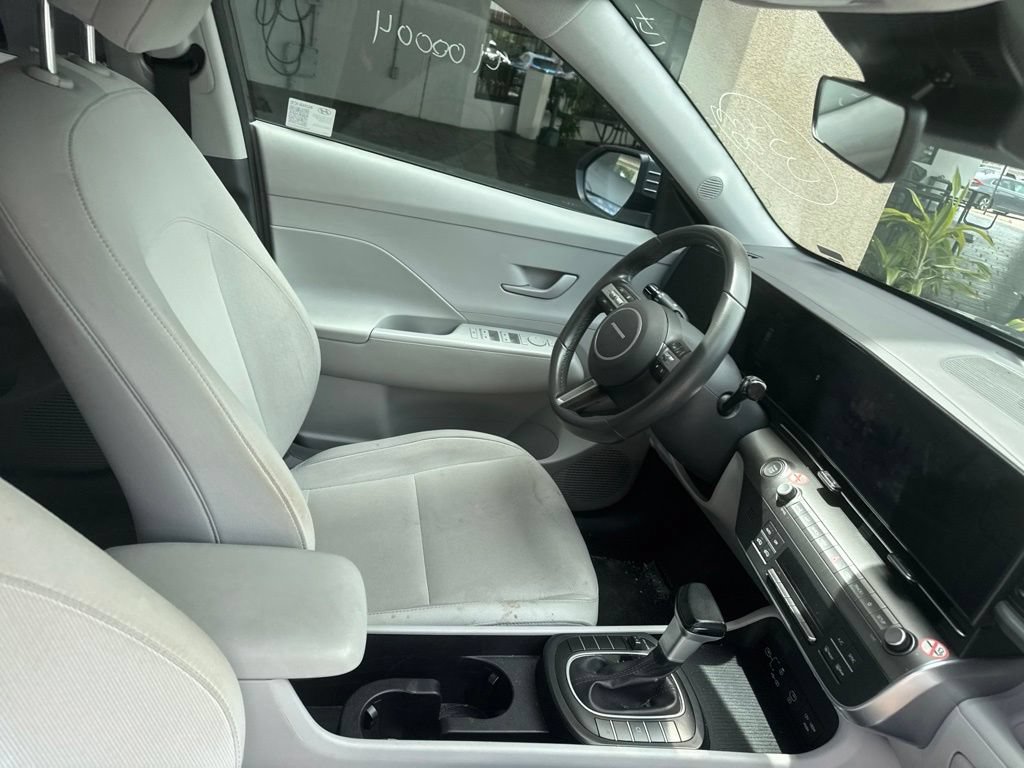 Used 2025 Hyundai Kona SEL FWD image 12