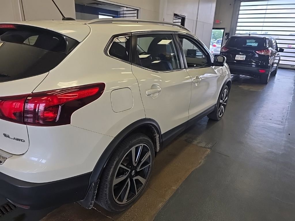 Used 2017 Nissan Rogue Sport SL w/ SL Premium Package AWD/4WD image 4