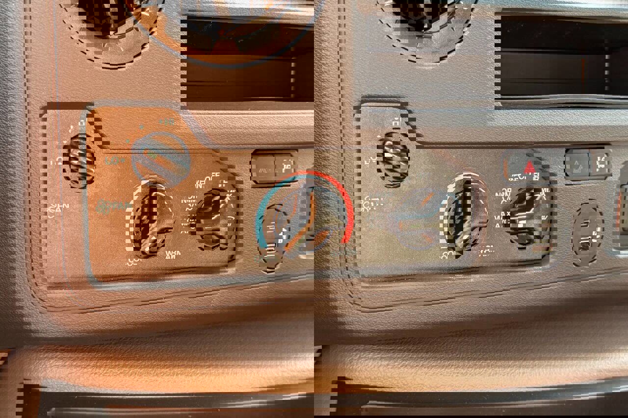 Used 2022 Ford E-450 and Econoline 450 Super Duty image 25