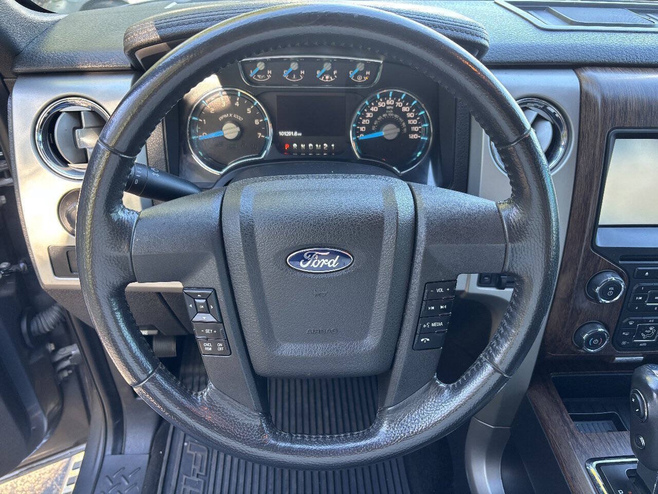 Used 2014 Ford F150 Lariat w/ Equipment Group 502A Luxury AWD/4WD image 15