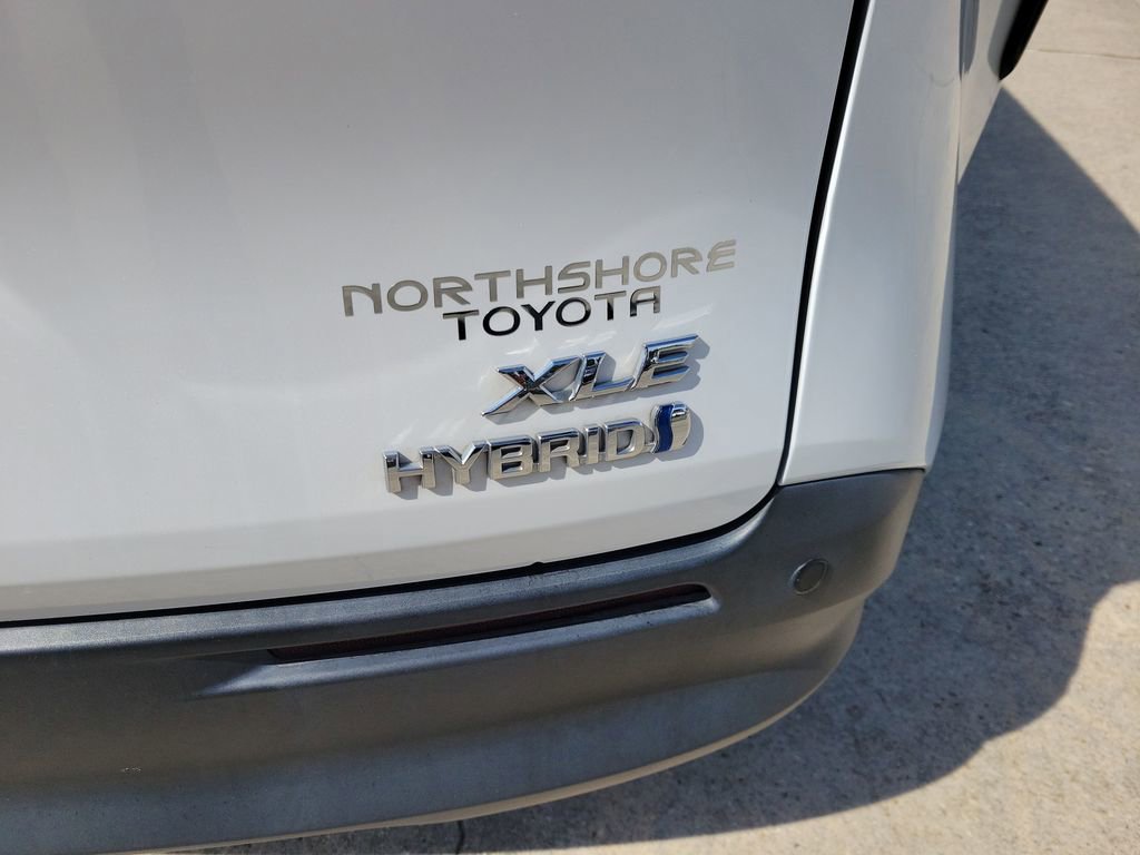 Certified 2023 Toyota Sienna XLE image 5