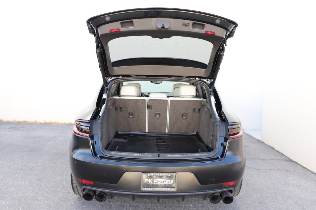 Used 2018 Porsche Macan Turbo AWD/4WD image 21