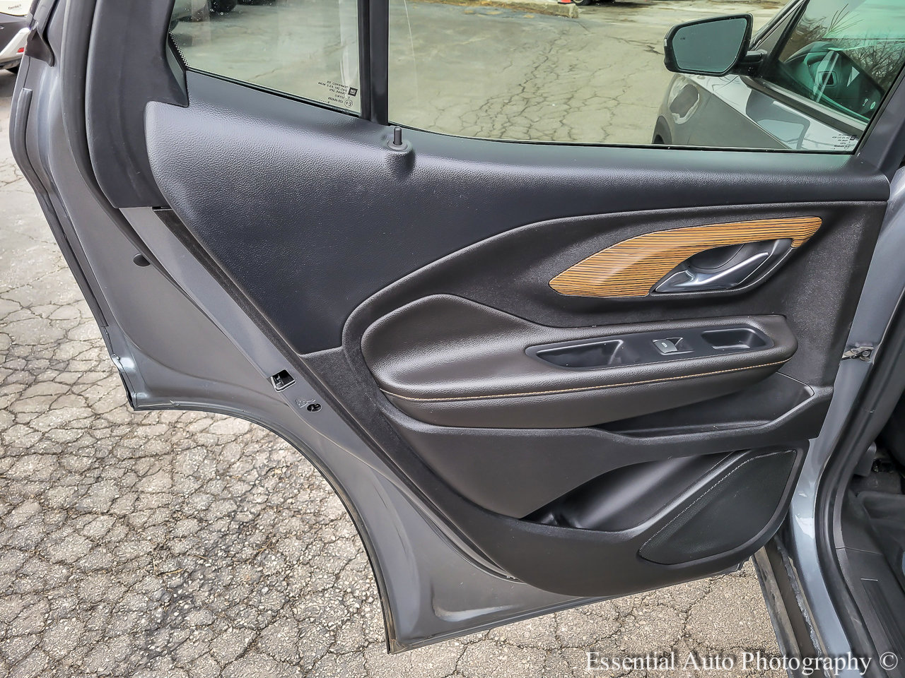 Used 2020 GMC Terrain SLE w/ Driver Convenience Package image 26