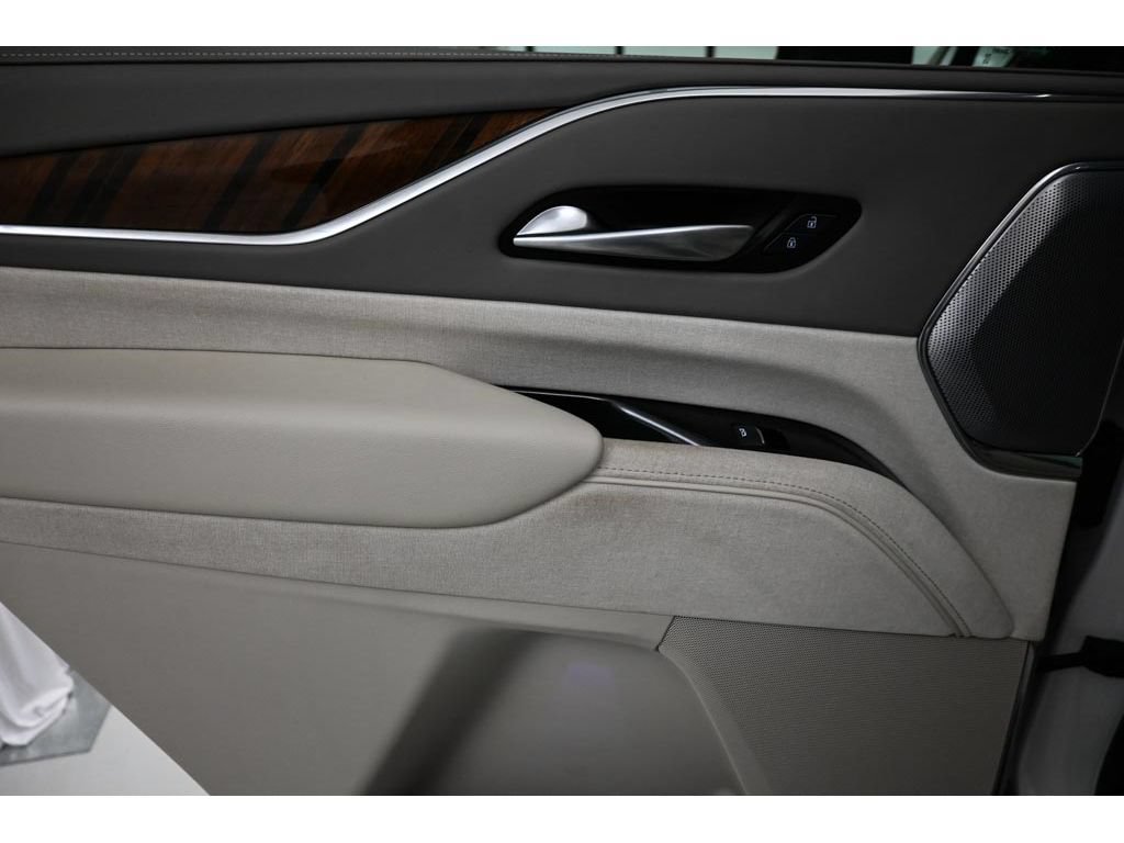 Used 2024 Cadillac Escalade Sport Platinum w/ LPO, ONYX Package AWD/4WD image 29