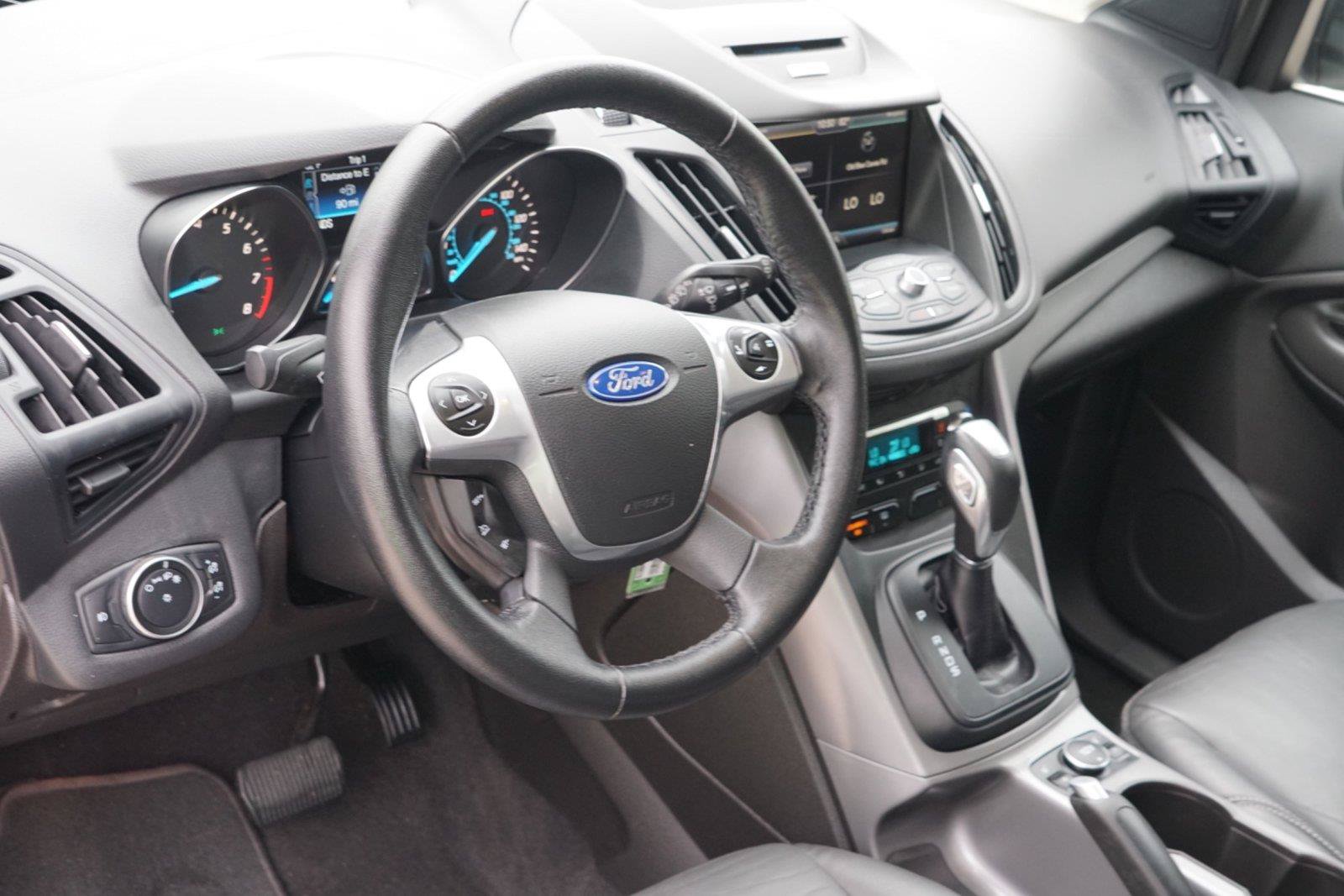 Used 2015 Ford Escape SE w/ Equipment Group 201A AWD/4WD image 9
