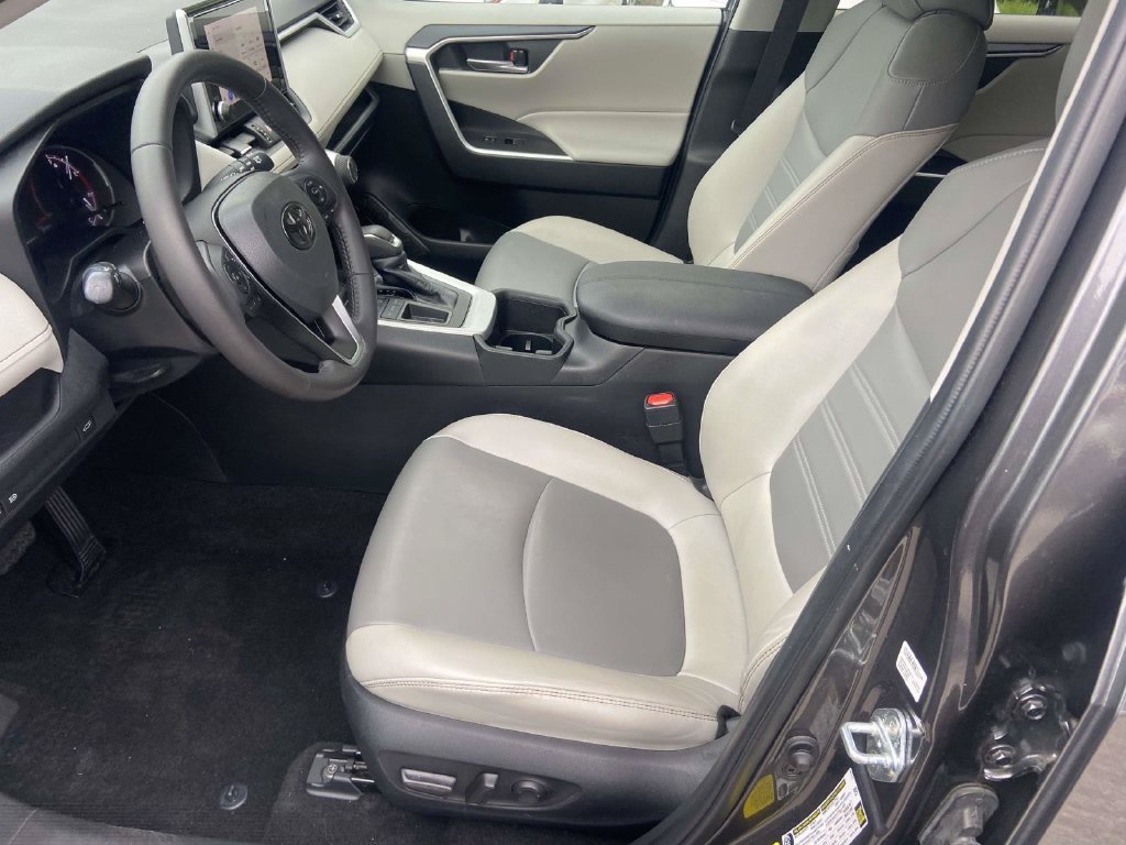 Used 2024 Toyota RAV4 XLE Premium FWD image 17