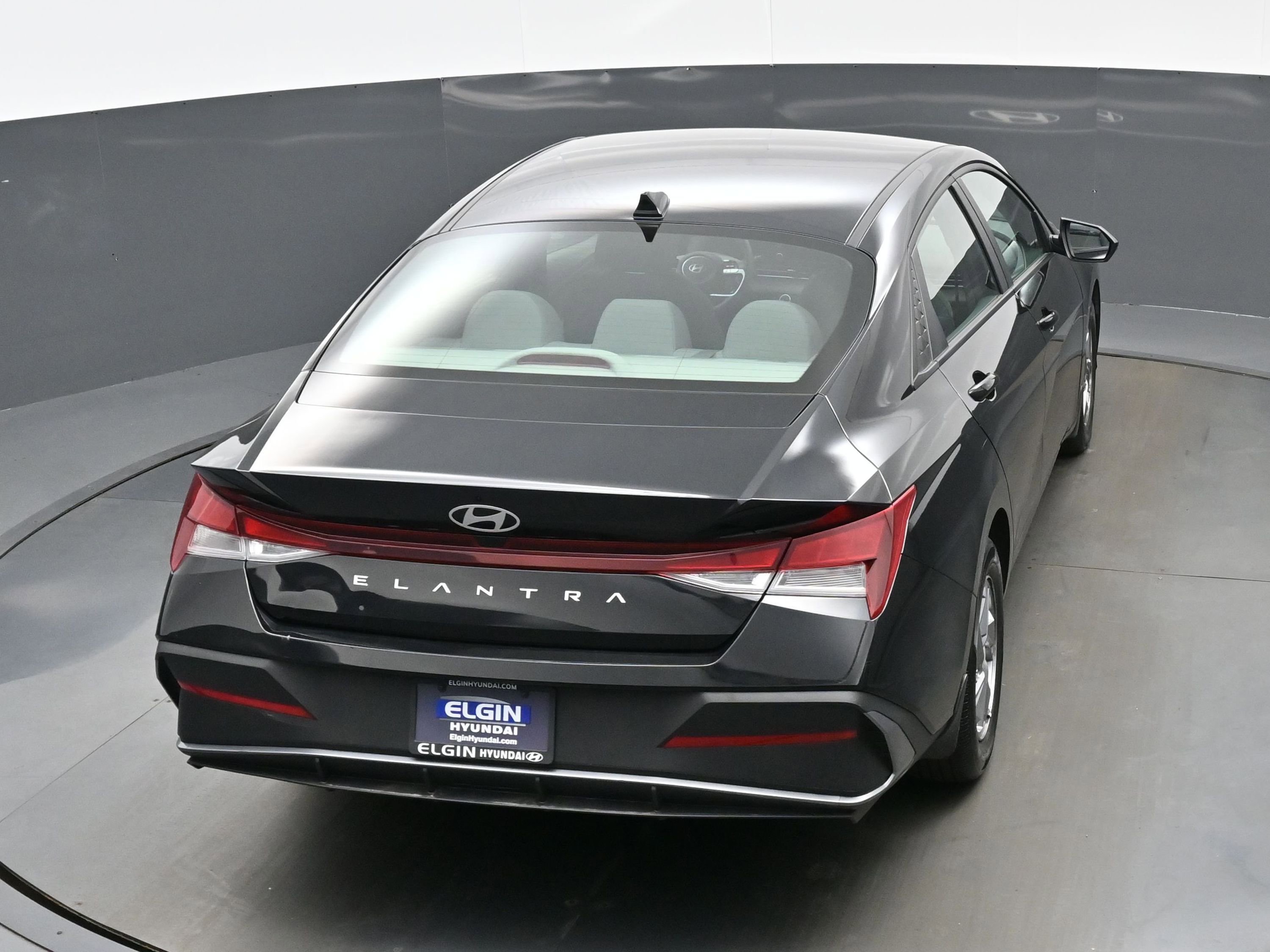 Used 2024 Hyundai Elantra SE FWD image 34