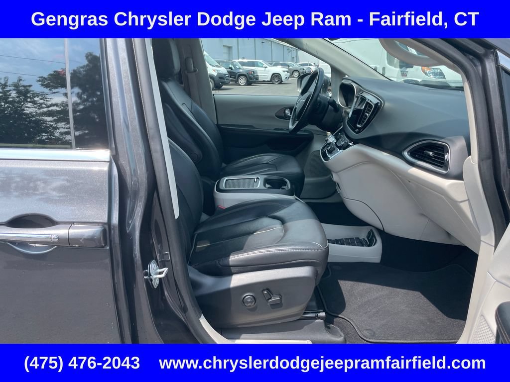 Used 2020 Chrysler Pacifica Touring-L Plus FWD image 19