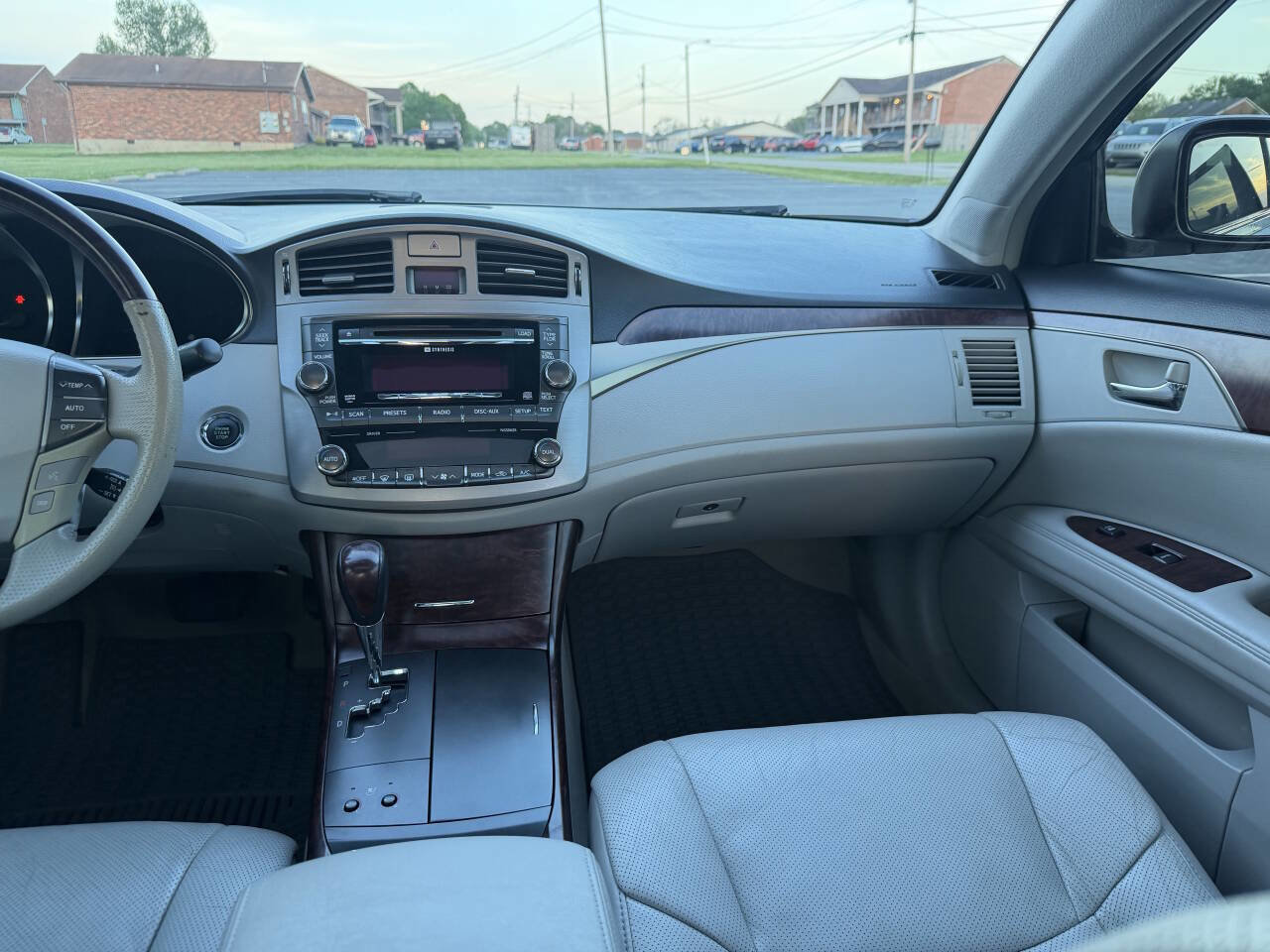 Used 2011 Toyota Avalon Limited FWD image 26