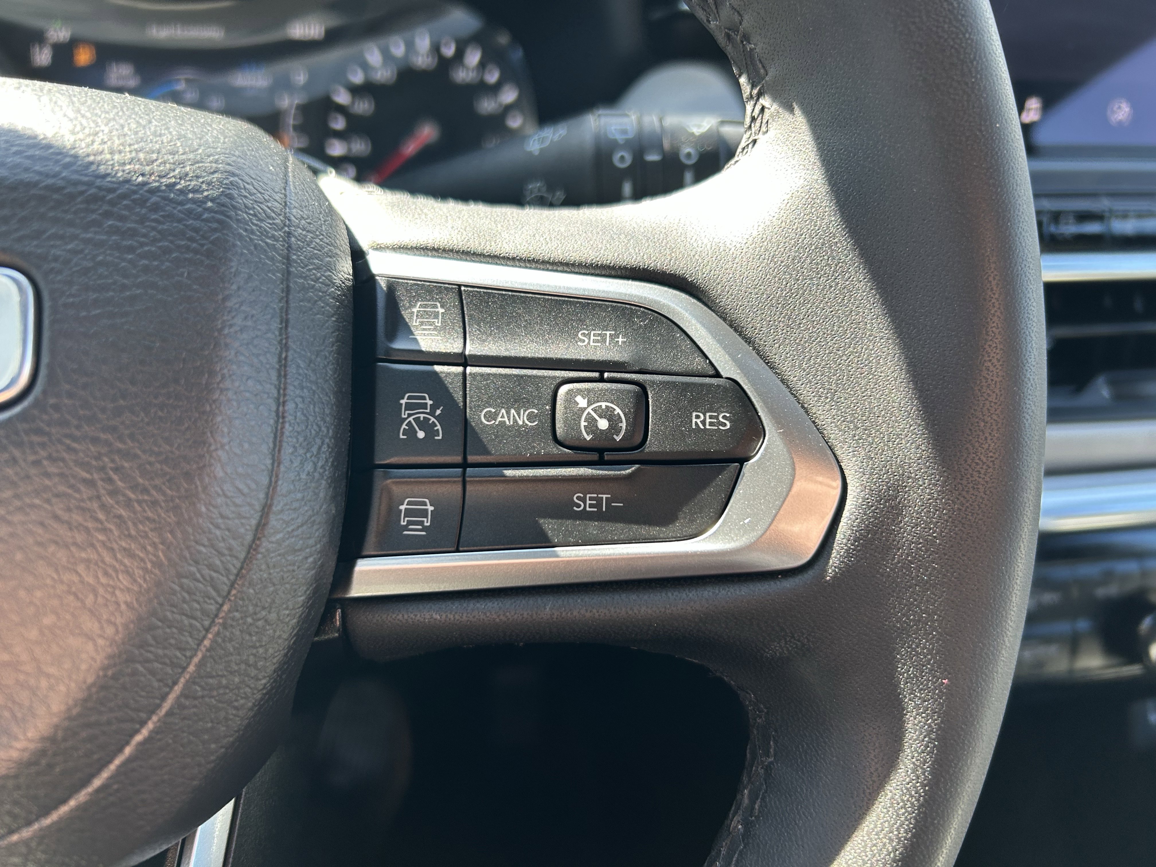 Used 2023 Jeep Compass Limited image 17