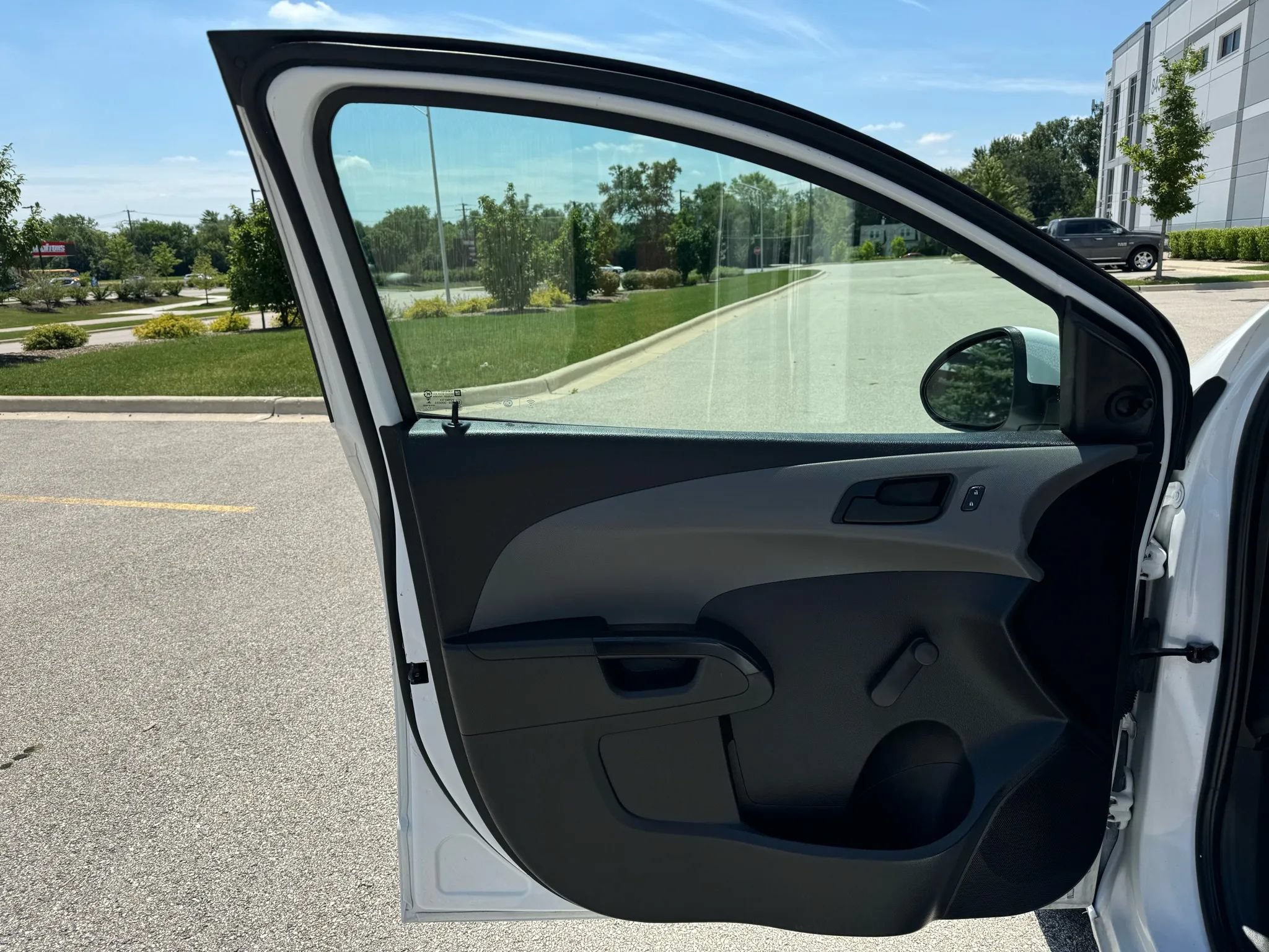 Used 2017 Chevrolet Sonic LT FWD image 13