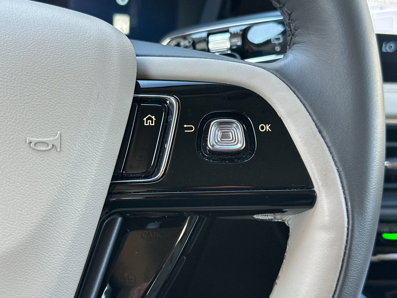 Used 2023 Lincoln Corsair Reserve image 29