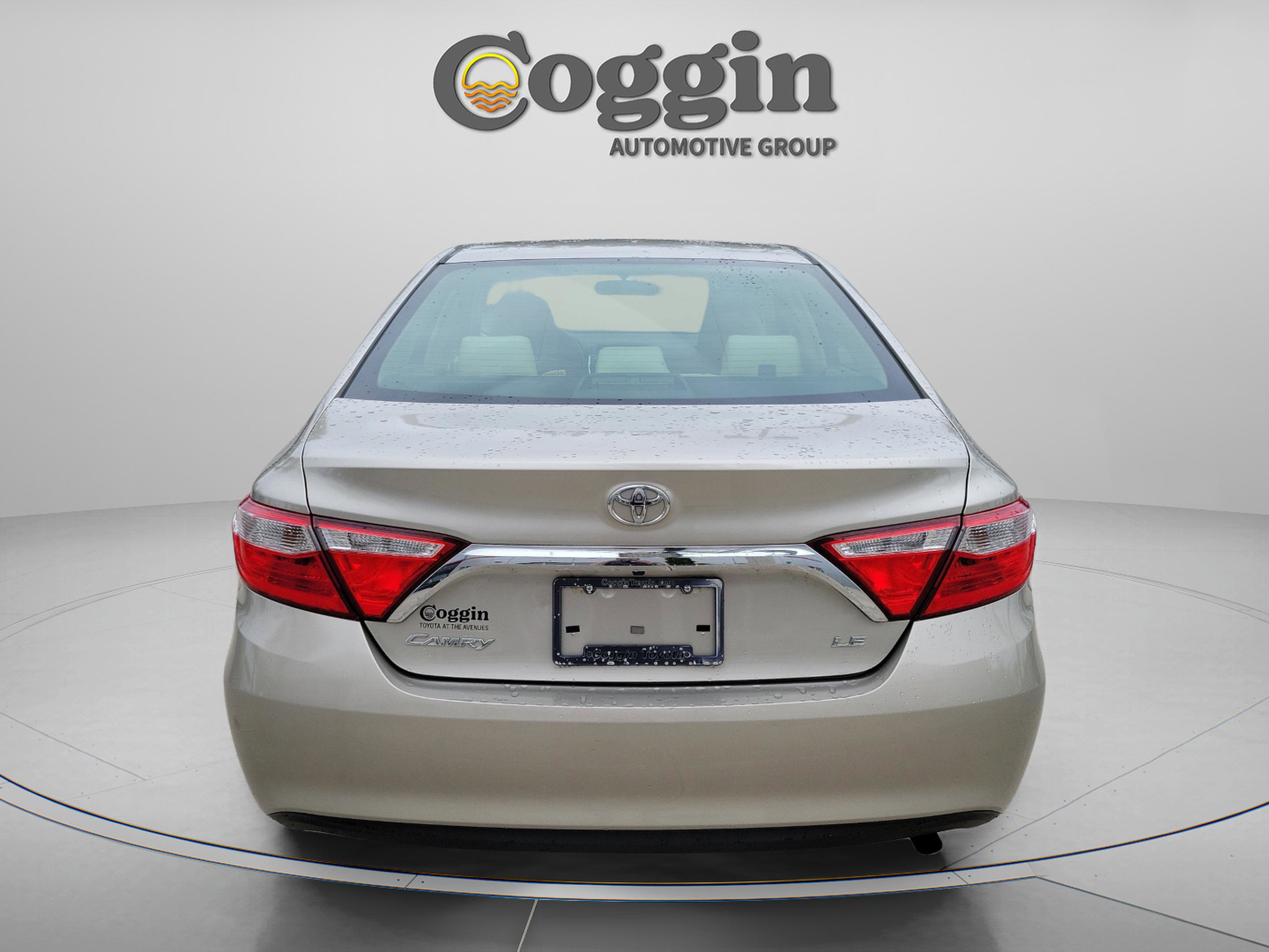 Used 2017 Toyota Camry LE FWD image 3