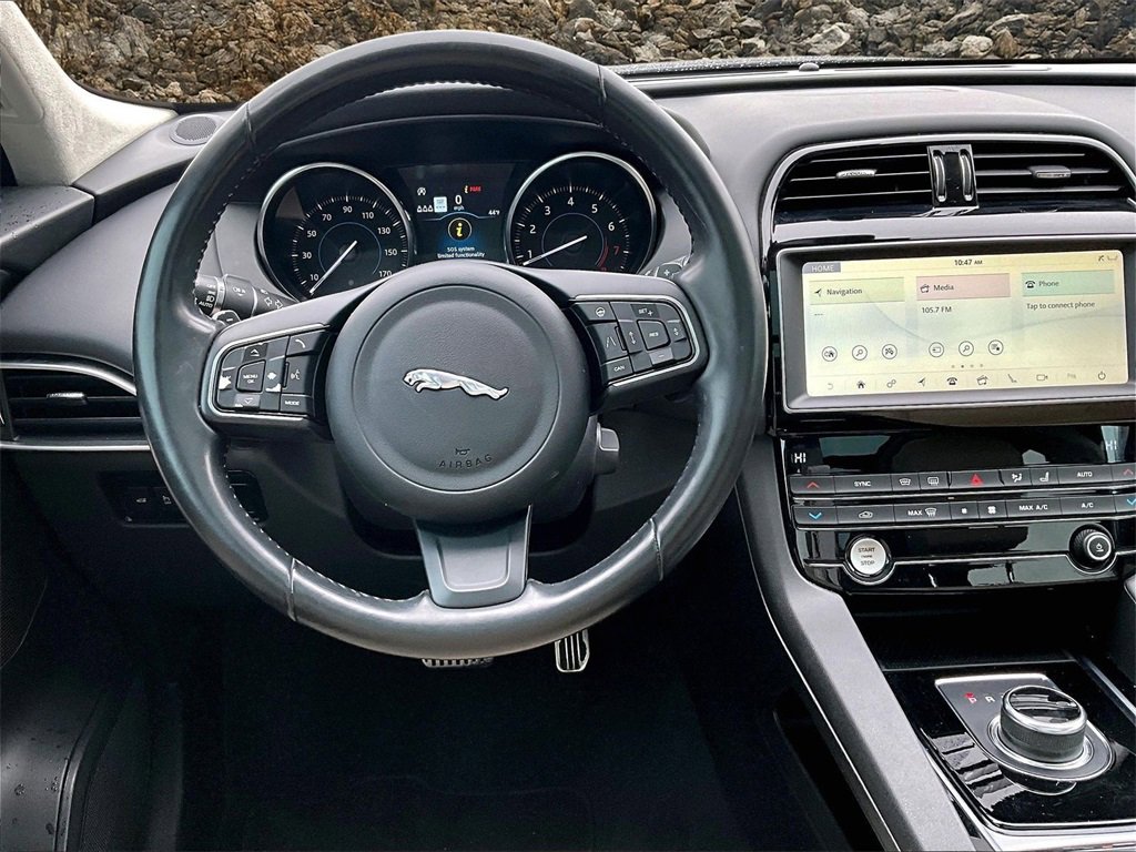 Used 2019 Jaguar F-PACE Premium image 5