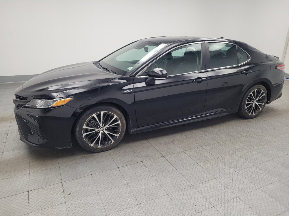 Used 2019 Toyota Camry SE w/ Sunroof Package FWD image 2