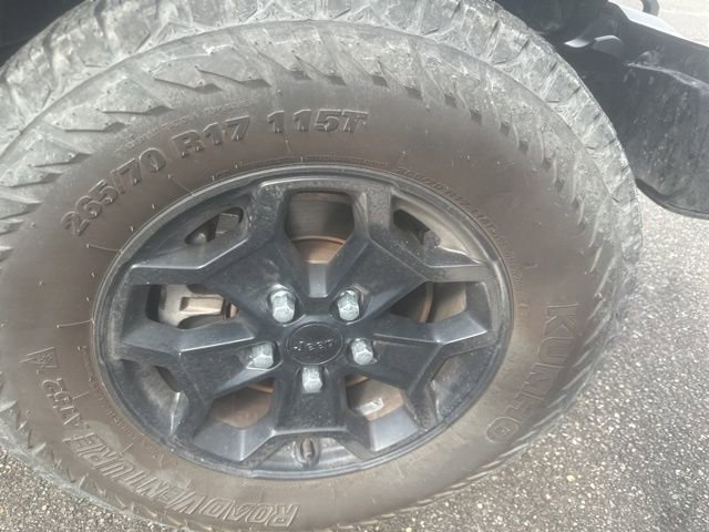 Used 2023 Jeep Gladiator Willys image 4